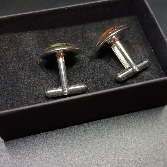 New Retro Map Cufflinks Silvertone New In Box - Picture 2 of 3